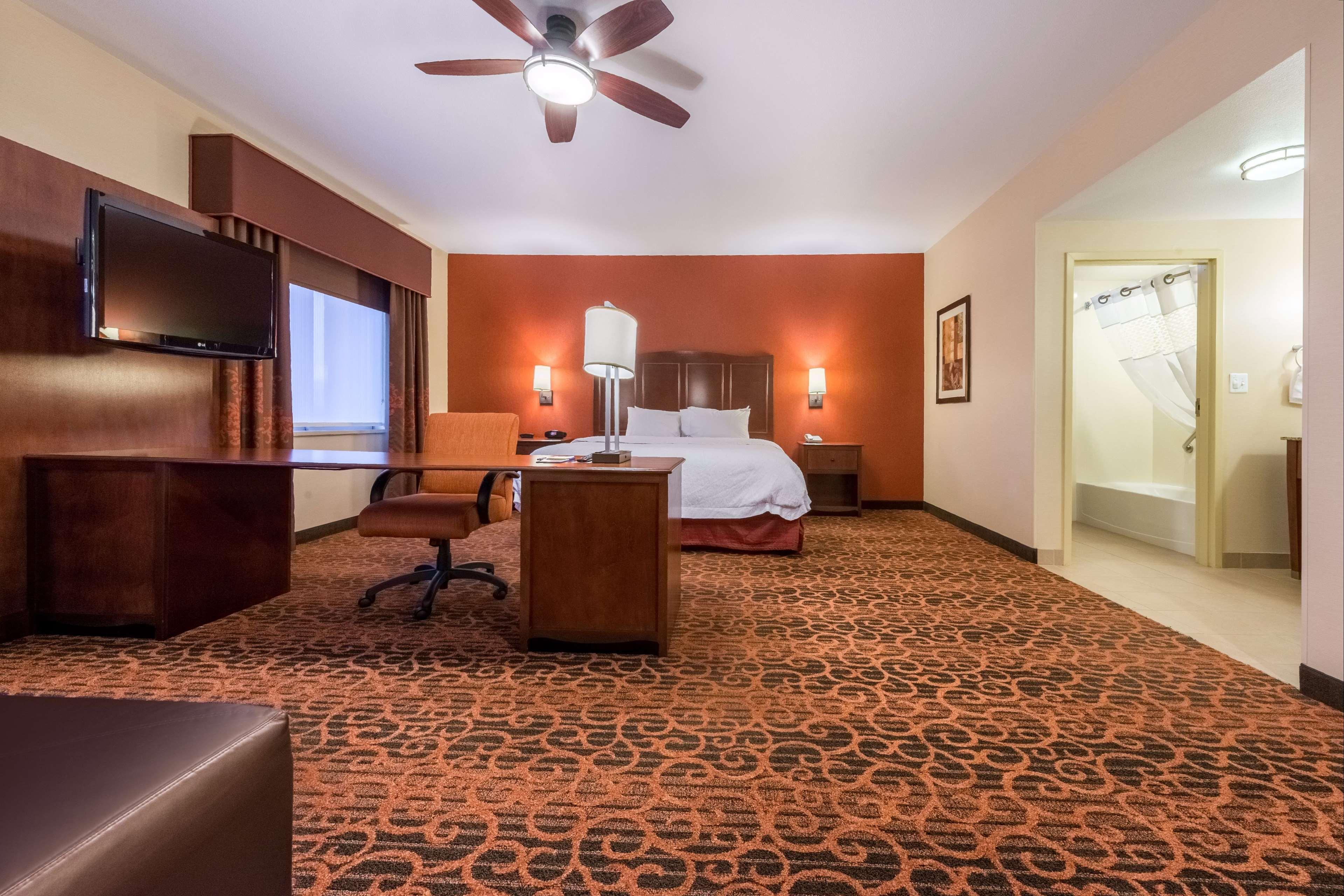 Hampton Inn & Suites Boulder North Exterior photo